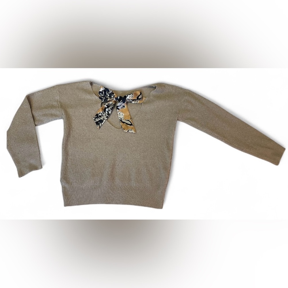 Chic Tan Sweater with Floral Bow